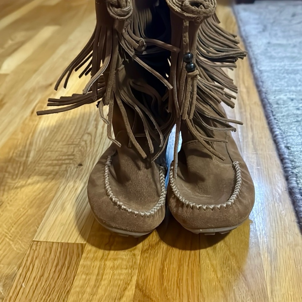 Minnetonka Fringe Brown Suede Boots - Never worn - Rust Color